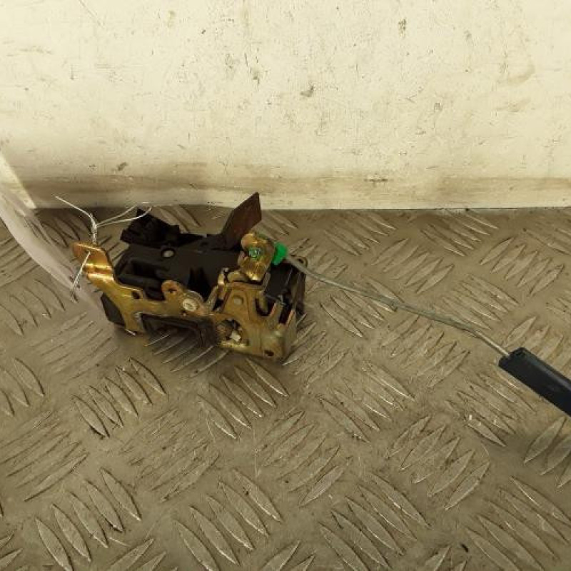 Serrure avant droit RENAULT TWINGO 1