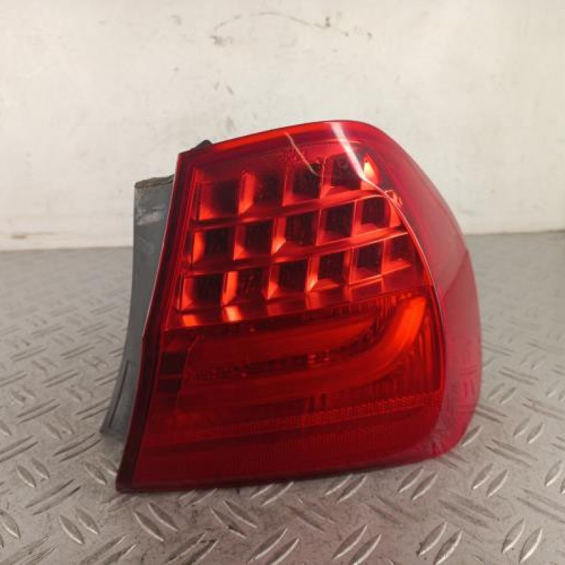 Feu arriere principal droit (feux) BMW SERIE 3 E90 Feu arriere principal droit (feux) BMW SERIE 3 E90