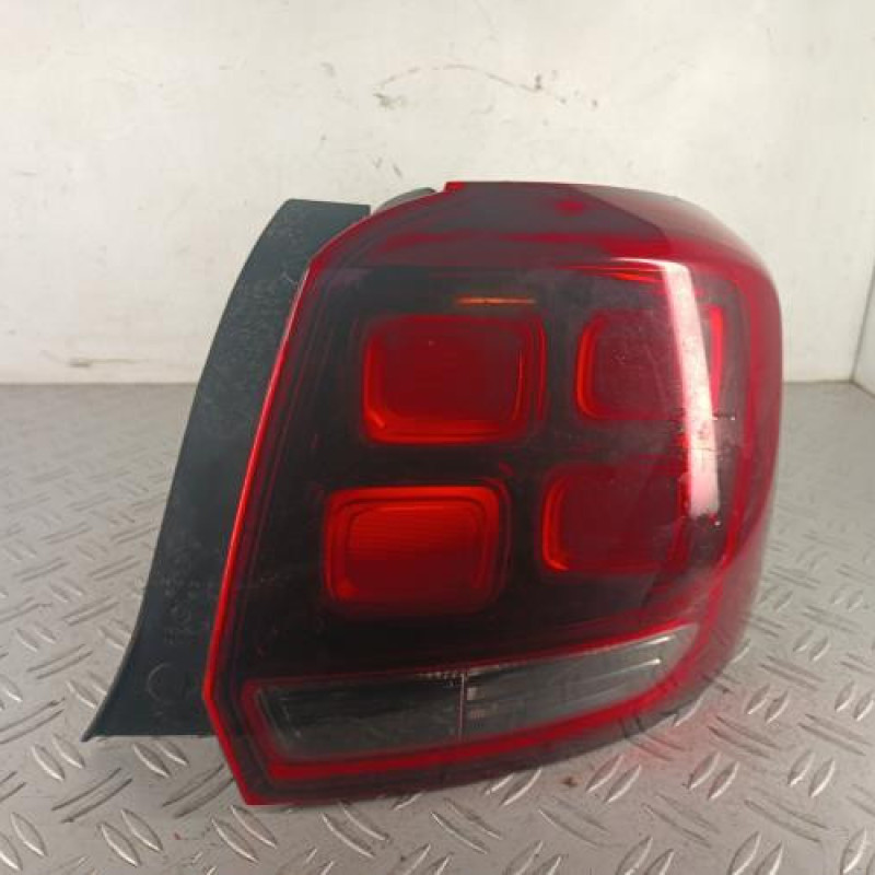 Feu arriere principal droit (feux) DACIA SANDERO 2 Feu arriere principal droit (feux) DACIA SANDERO 2