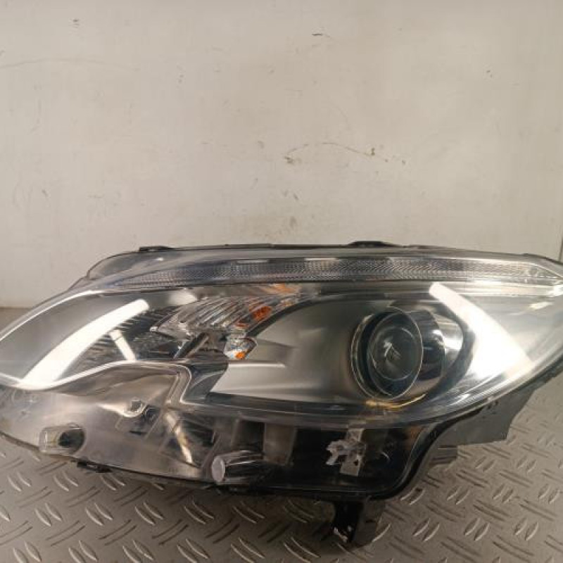 Optique avant principal gauche (feux)(phare) PEUGEOT 2008 1