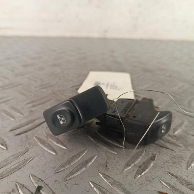 Interrupteur de leve vitre avant gauche RENAULT KANGOO 1