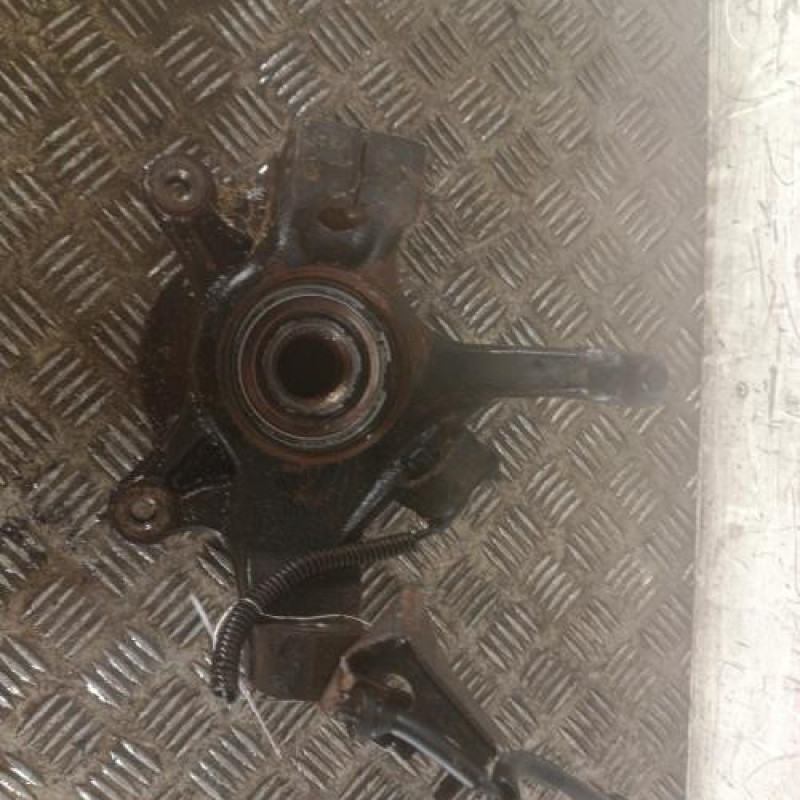 Moyeu avant droit RENAULT MASTER 2