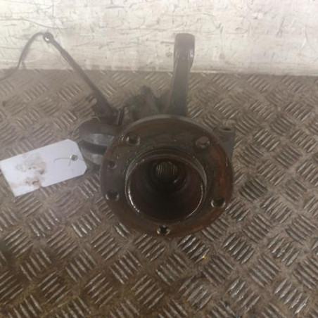 Moyeu avant droit RENAULT MASTER 2