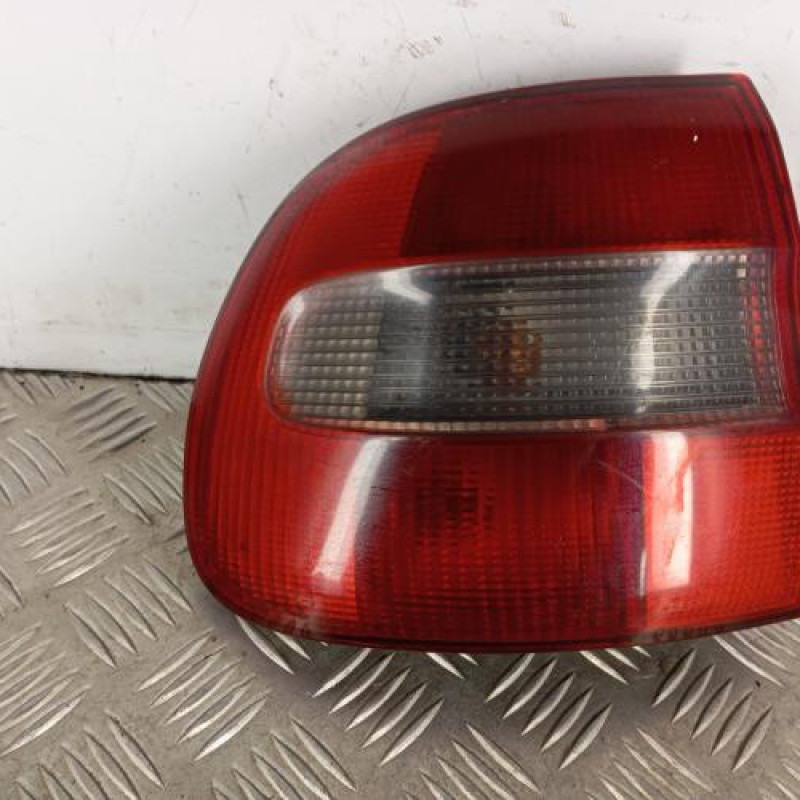 Feu arriere principal gauche (feux) VOLVO V 40 1