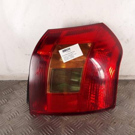 Feu arriere principal droit (feux) TOYOTA COROLLA 10 Photo n°1