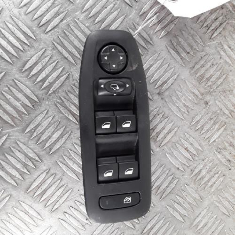 Interrupteur de leve vitre avant gauche PEUGEOT 2008 1