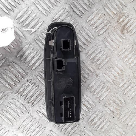 Interrupteur de leve vitre avant gauche PEUGEOT 2008 1