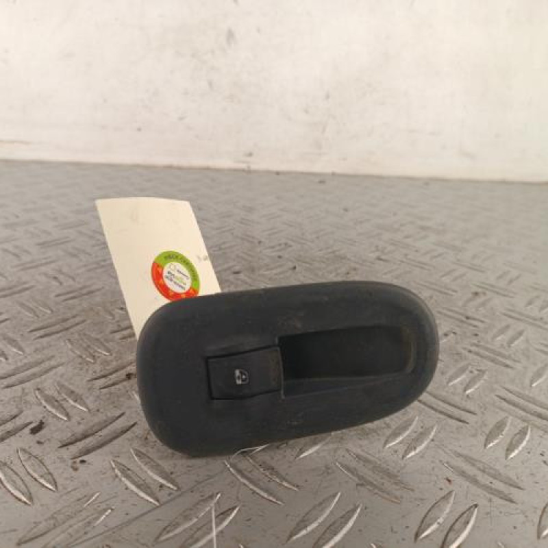 Interrupteur de leve vitre avant droit RENAULT MASTER 3