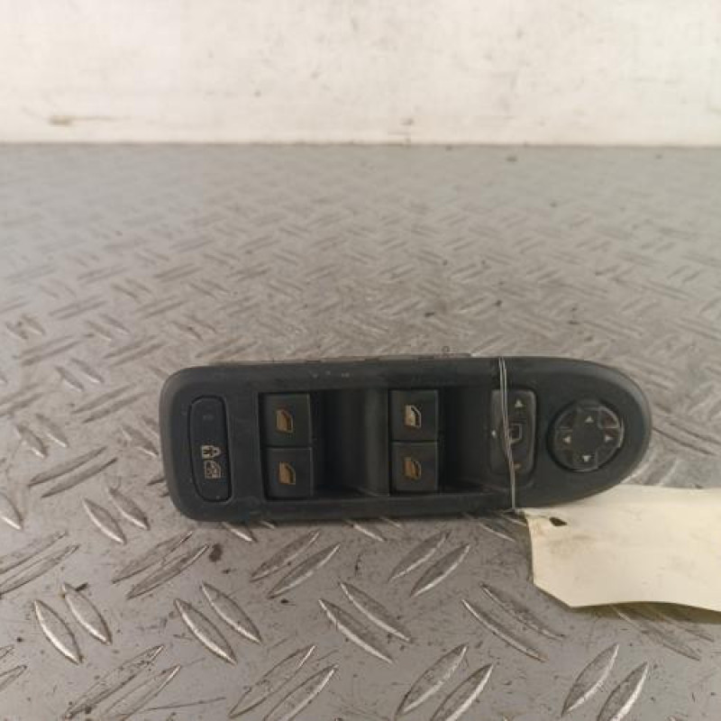 Interrupteur de leve vitre avant gauche PEUGEOT 508 1 SW