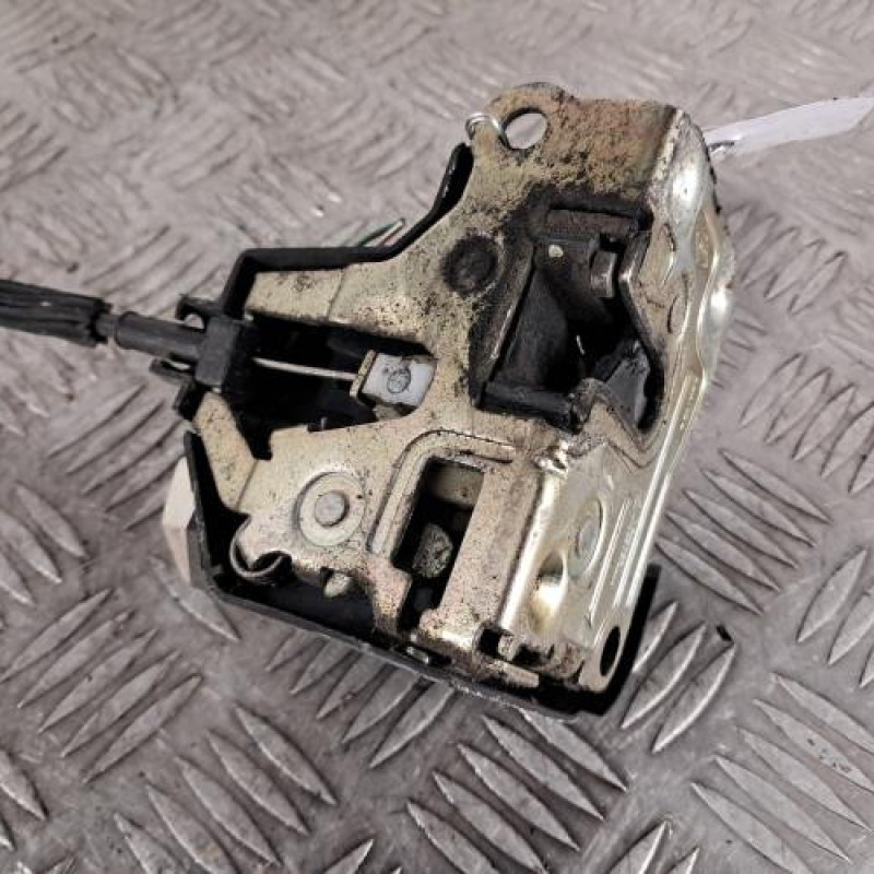 Serrure avant gauche RENAULT CLIO 2 Serrure avant gauche RENAULT CLIO 2