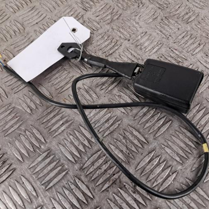 Attache ceinture avant droit MERCEDES CLASSE C 203