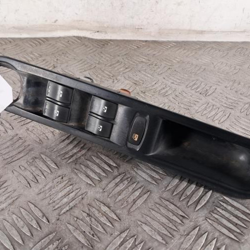 Interrupteur de leve vitre avant gauche RENAULT GRAND ESPACE 4
