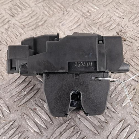 Serrure de hayon PEUGEOT 308 3 Photo n°1