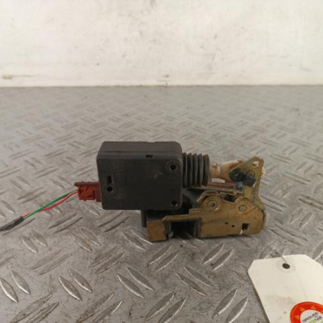 Serrure avant droit CITROEN SAXO