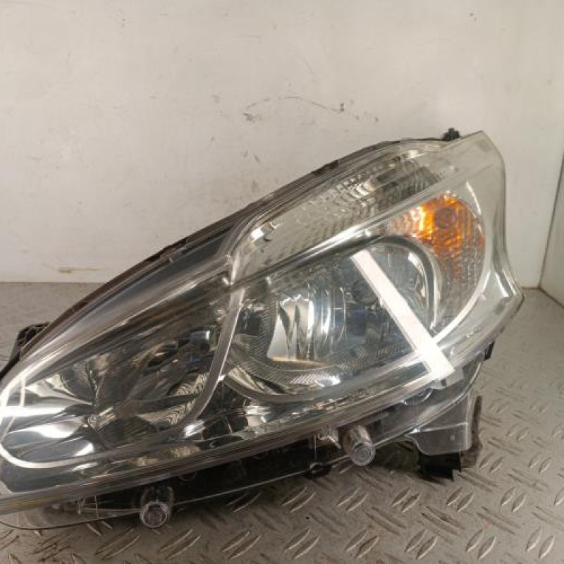 Optique avant principal gauche (feux)(phare) PEUGEOT 208 1