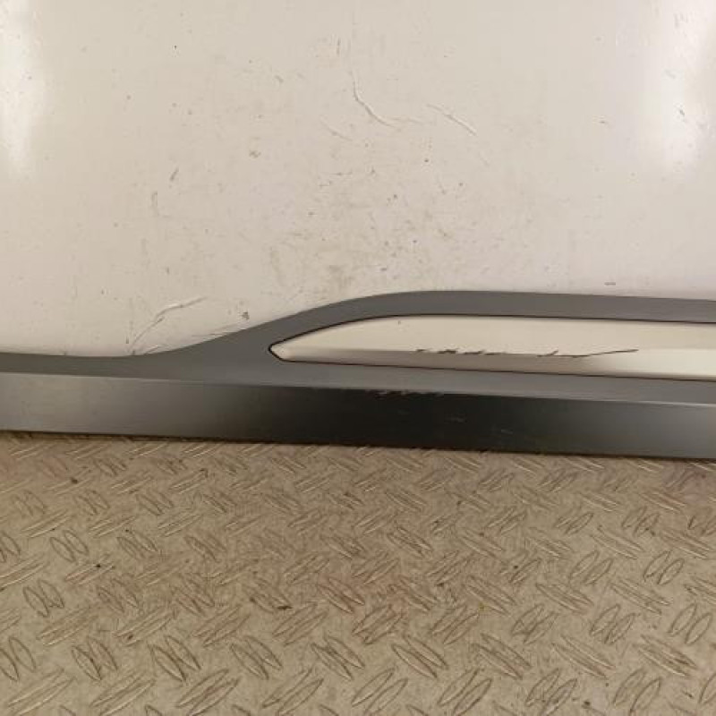 Baguette de porte arriere droite HYUNDAI KONA 1