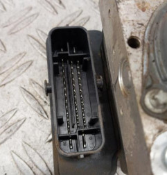 Bloc ABS (freins anti-blocage) RENAULT MASTER 3 Photo n°4