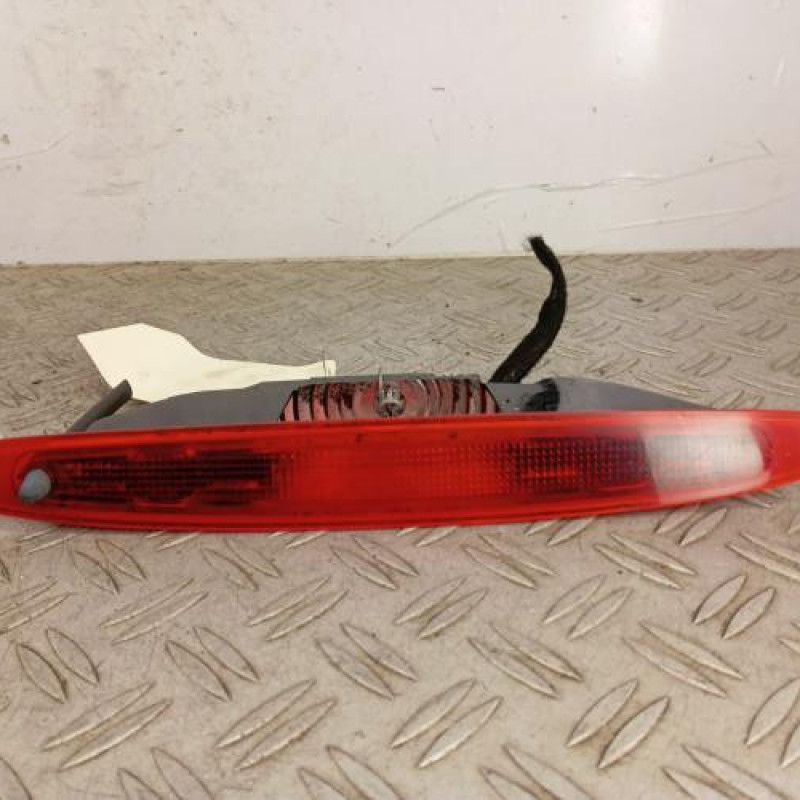Feu arriere stop central RENAULT MODUS Feu arriere stop central RENAULT MODUS