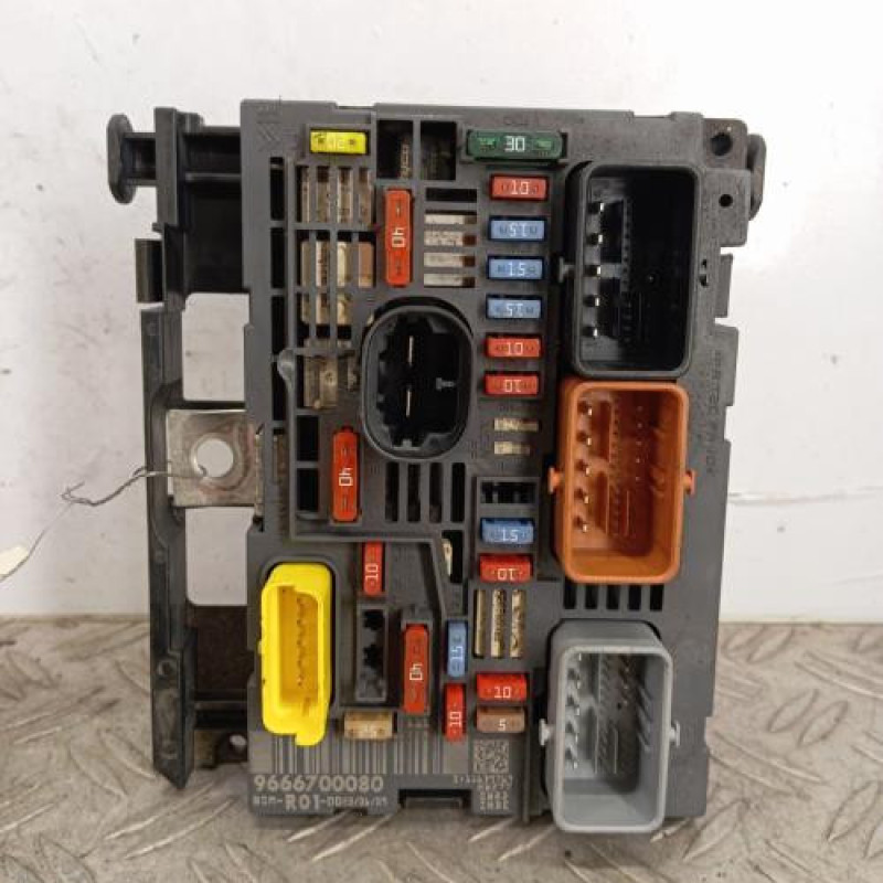 Boitier servitude moteur (BSM) CITROEN C4 PICASSO 1 Boitier servitude moteur (BSM) CITROEN C4 PICASSO 1