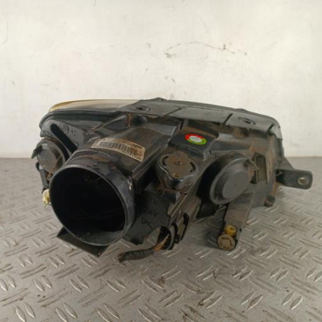 Optique avant principal gauche (feux)(phare) VOLKSWAGEN PASSAT 5