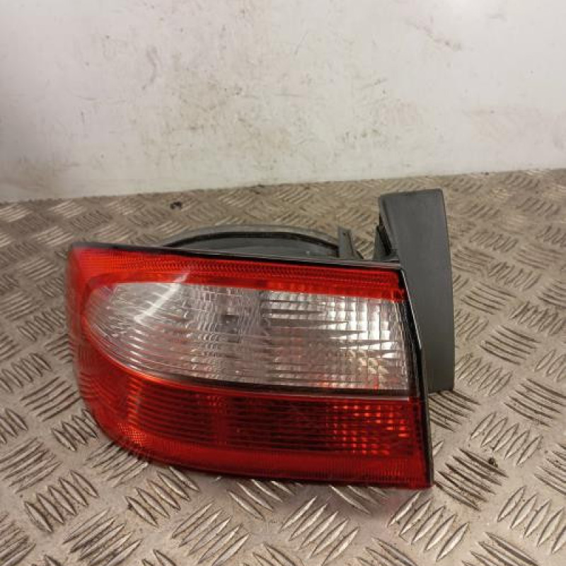 Feu arriere principal gauche (feux) RENAULT LAGUNA 2