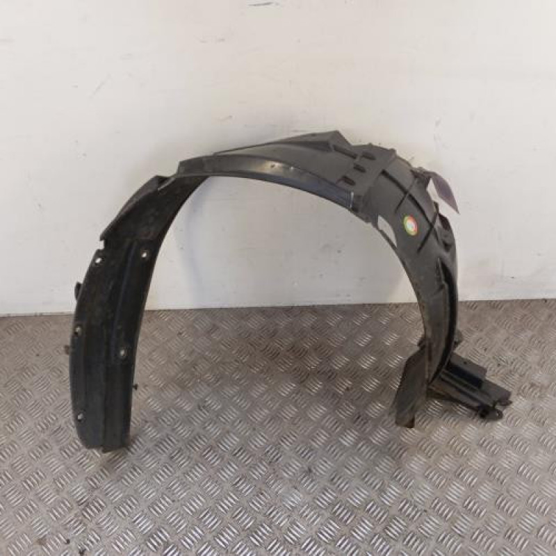 Pare boue avant droit SUZUKI SWIFT 4