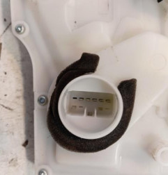 Serrure avant droit SUZUKI SWIFT 4