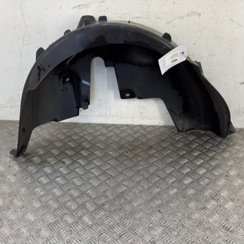 Pare boue arriere gauche PEUGEOT 208 1