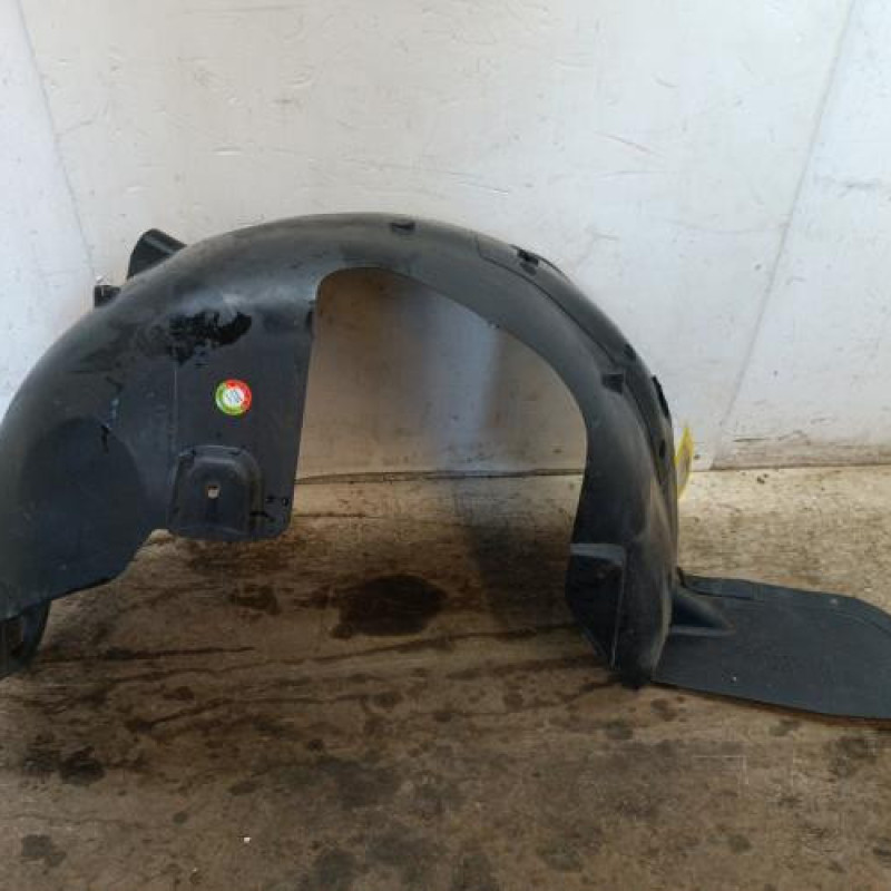 Pare boue arriere droit PEUGEOT 3008 1