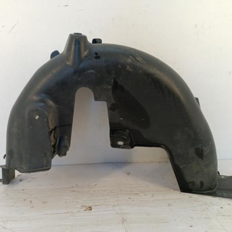 Pare boue arriere droit PEUGEOT 208 1