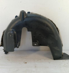 Pare boue arriere droit PEUGEOT 208 1