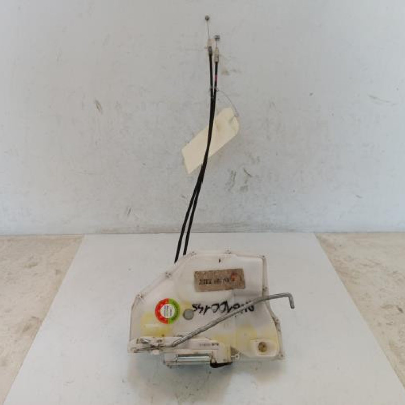 Serrure avant gauche SUZUKI SWIFT 4 Serrure avant gauche SUZUKI SWIFT 4