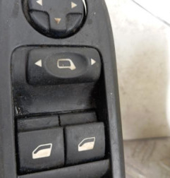 Interrupteur de leve vitre avant gauche PEUGEOT 308 1