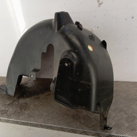 Pare boue arriere gauche PEUGEOT 208 1