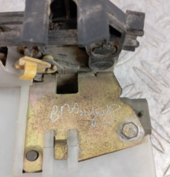 Serrure avant gauche RENAULT MEGANE 1 Photo n°4