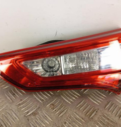 Feu arriere secondaire droit (feux) TOYOTA YARIS 3 Photo n°1