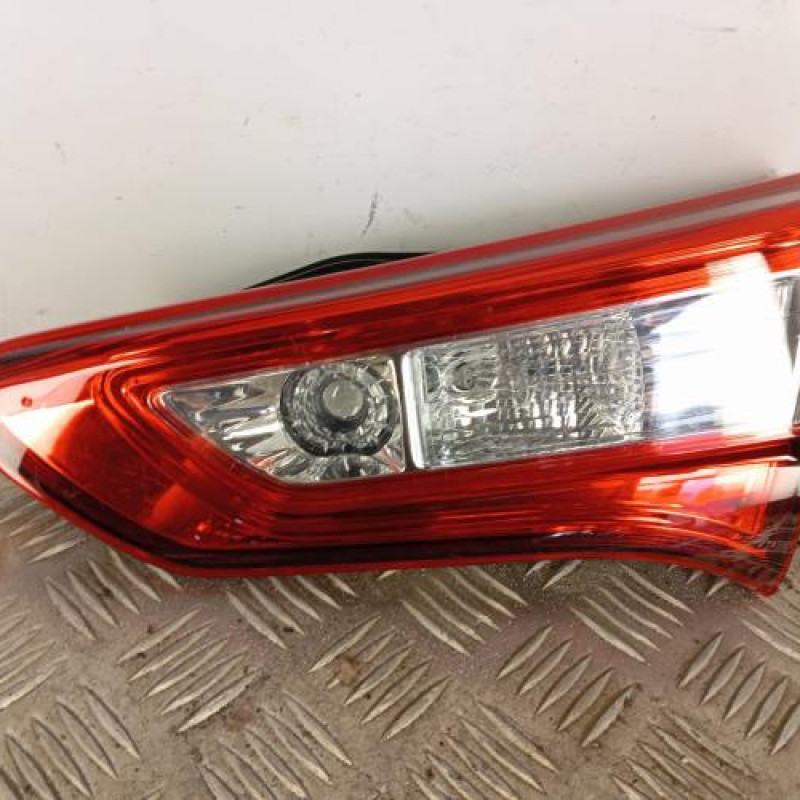 Feu arriere secondaire droit (feux) TOYOTA YARIS 3