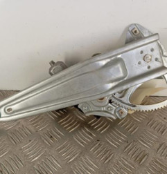 Leve vitre electrique arriere droit TOYOTA YARIS 3