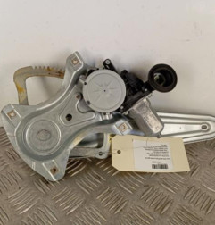 Leve vitre electrique arriere gauche TOYOTA YARIS 3 Photo n°1
