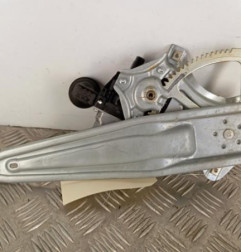 Leve vitre electrique arriere gauche TOYOTA YARIS 3