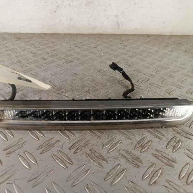 Feu arriere stop central PEUGEOT 2008 1 Feu arriere stop central PEUGEOT 2008 1