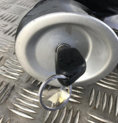 Goulotte de remplissage PEUGEOT PARTNER 1 Photo n°3