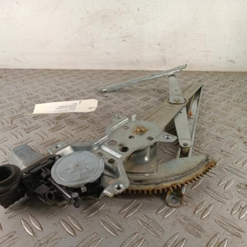 Leve vitre electrique avant droit SUZUKI SWIFT 3