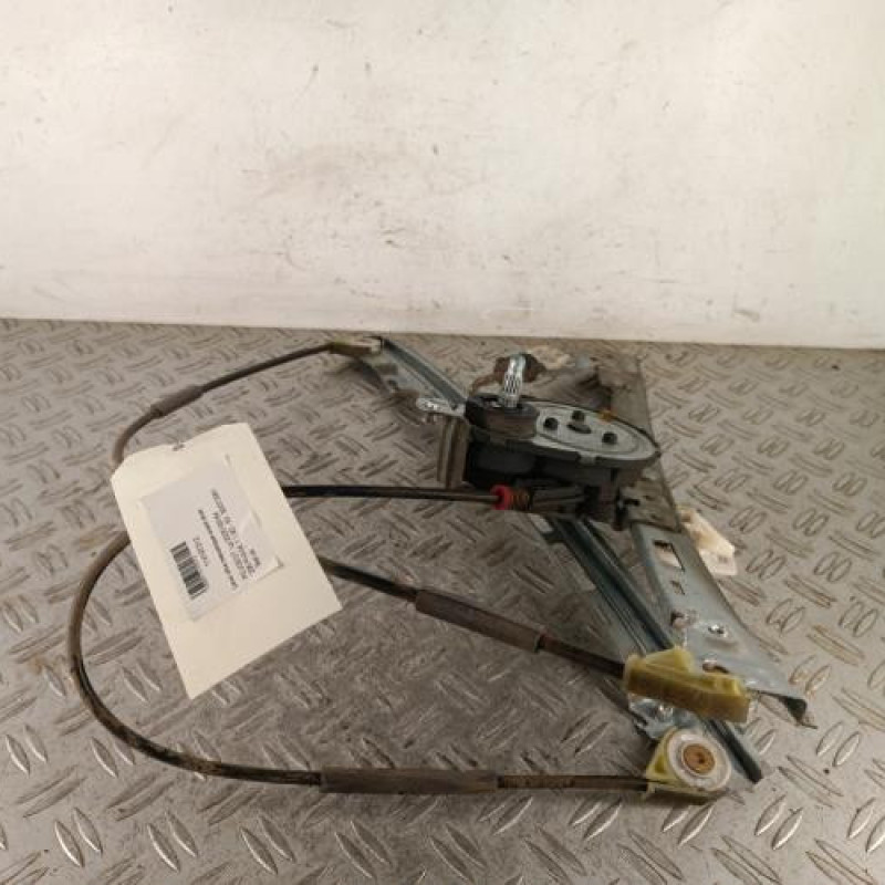 Leve vitre mecanique avant droit PEUGEOT 206