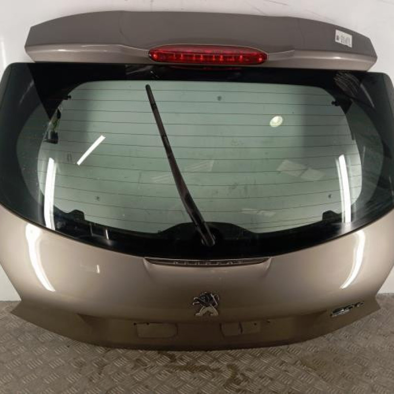 Malle/Hayon arriere PEUGEOT 208 1