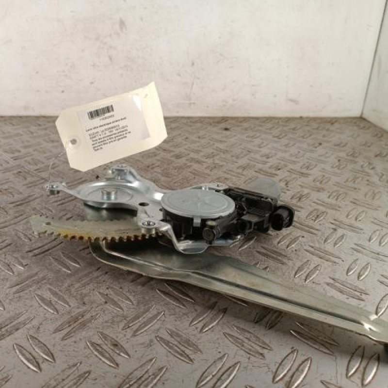 Leve vitre electrique arriere droit SUZUKI SWIFT 4