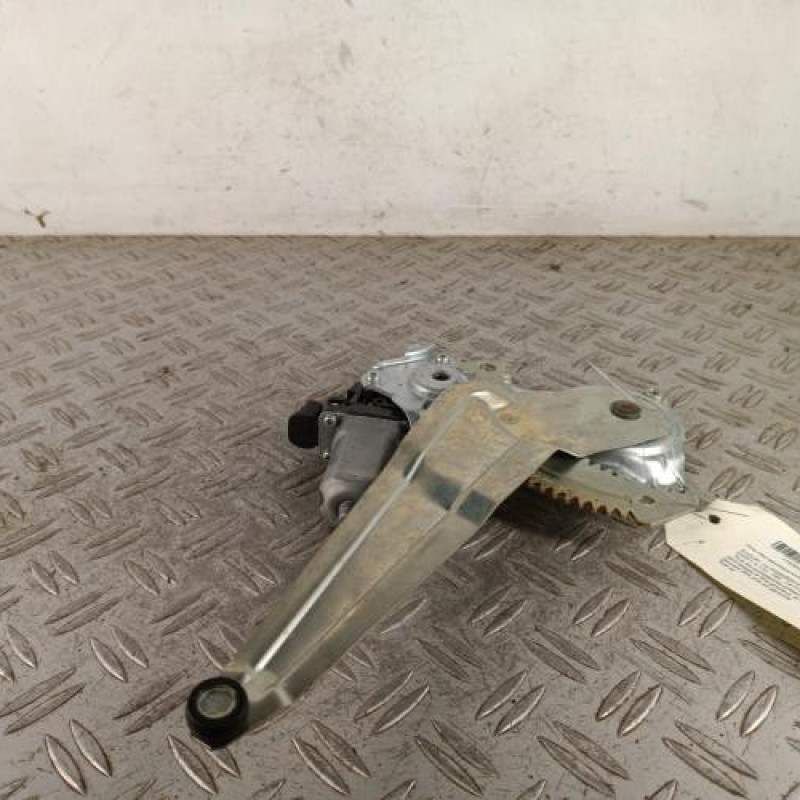 Leve vitre electrique arriere gauche SUZUKI SWIFT 4