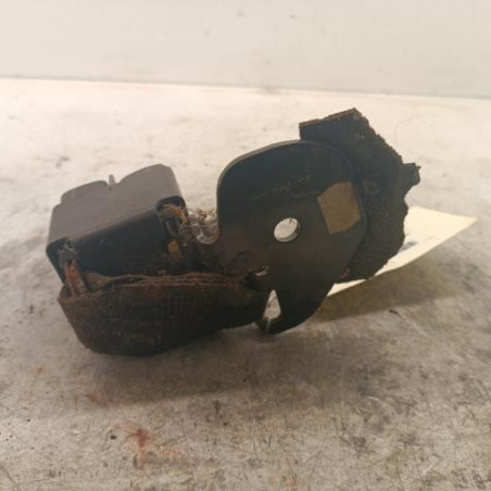 Attache ceinture arriere gauche RENAULT CLIO 2