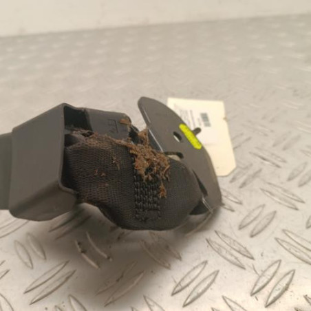 Attache ceinture arriere gauche RENAULT CLIO 2