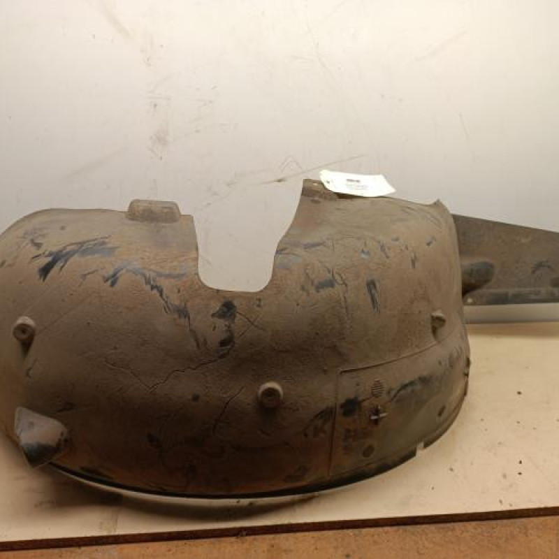 Pare boue arriere gauche PEUGEOT 3008 1